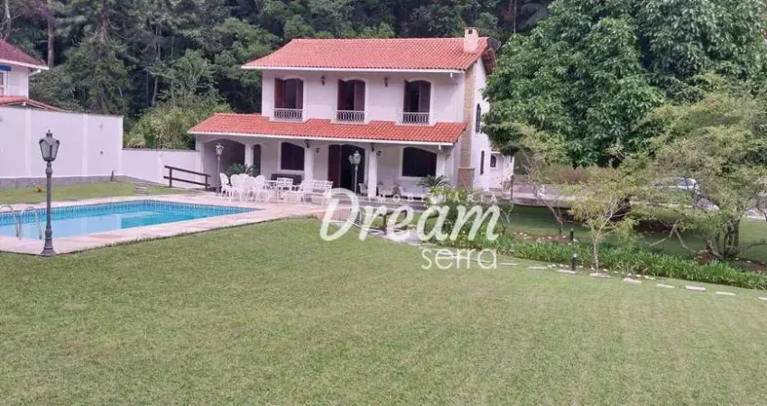 Casa com 5 dormitórios à venda, 235 m² por R$ 2.625.000,00 - Comary - Teresópolis/RJ