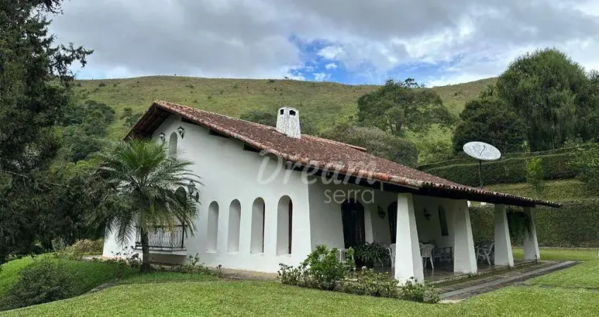 Casa com 3 dormitórios à venda, 241 m² por R$ 885.000,00 - Jardim Salaco - Teresópolis/RJ