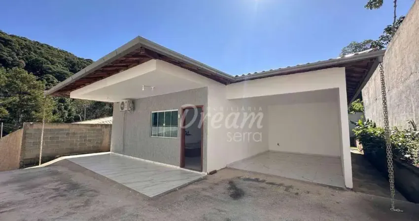 Casa com 3 dormitórios à venda, 131 m² por R$ 580.000 - Albuquerque - Teresópolis/RJ