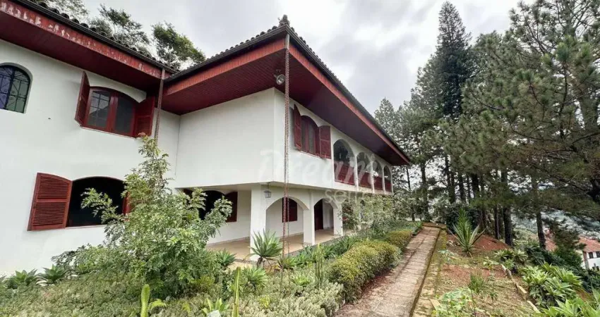 Casa com 5 dormitórios à venda, 733 m² por R$ 3.990.000,00 - Iucas - Teresópolis/RJ
