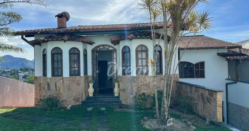 Casa com 3 dormitórios à venda, 284 m² por R$ 890.000,00 - Fazendinha - Teresópolis/RJ