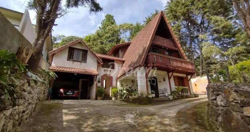 Casa com 3 dormitórios à venda, 140 m² por R$ 760.000,00 - Cascata dos Amores - Teresópolis/RJ
