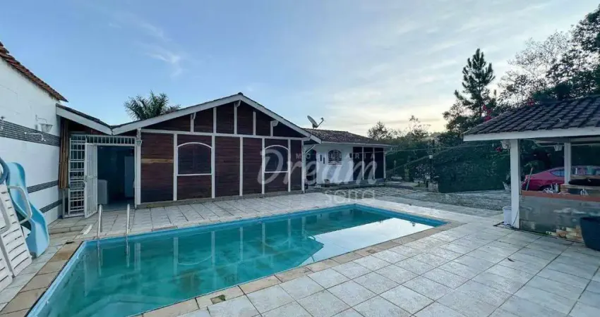 Casa com 4 dormitórios, 214 m² - venda por R$ 890.000,00 ou aluguel por R$ 4.803,00/mês - Albuquerque - Teresópolis/RJ