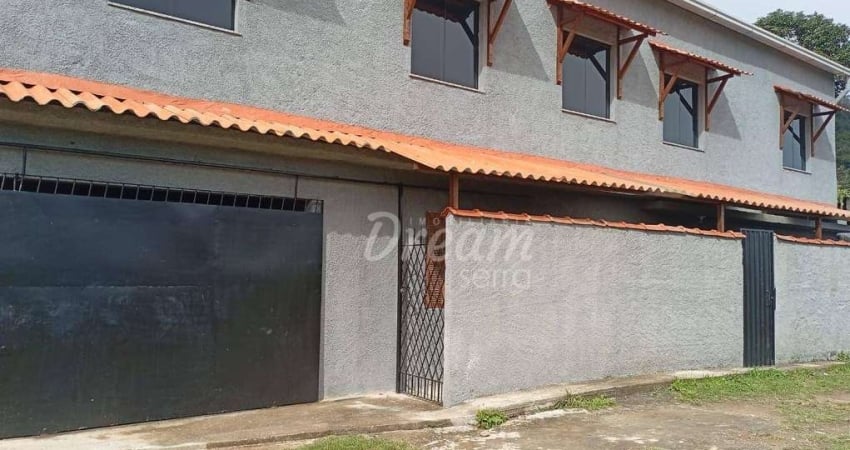Casa com 2 dormitórios para alugar, 69 m² por R$ 938,00/mês - Santa Cecília - Teresópolis/RJ