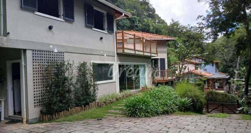 Excelente casa com 4 dormitórios em um terreno de 3000M2 e área construida 160M2 por R$ 1.600.000 - Itaipava - Petrópolis/RJ