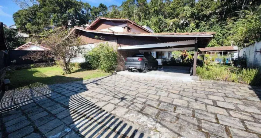 Casa com 5 dormitórios para alugar, 300 m² - Bom Retiro - Teresópolis/RJ
