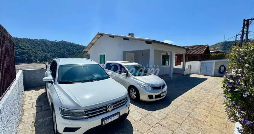 Casa com 4 dormitórios à venda, 138 m² por R$ 799.000,00 - Pimenteiras - Teresópolis/RJ