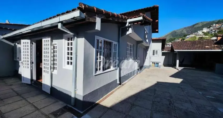 Casa com 4 dormitórios à venda, 168 m² por r$ 650.000,00 - nossa senhora de fátima - teresópolis/rj