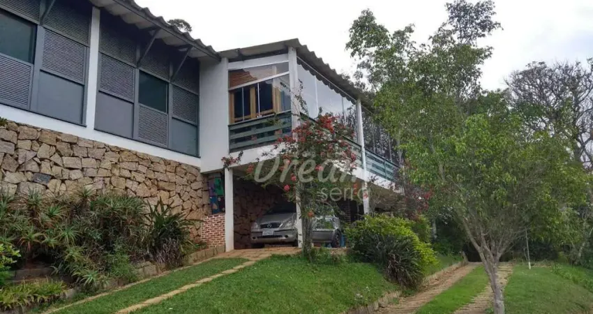 Casa com 6 dormitórios à venda, 450 m² por R$ 1.800.000,00 - Golfe - Teresópolis/RJ