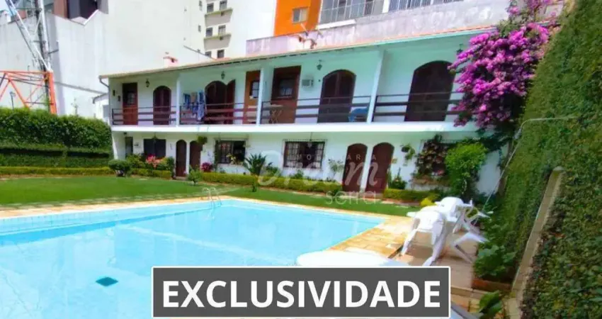 Casa com 3 quartos / 1 suíte em condomínio com lazer completo à um minuto da feirinha do alto