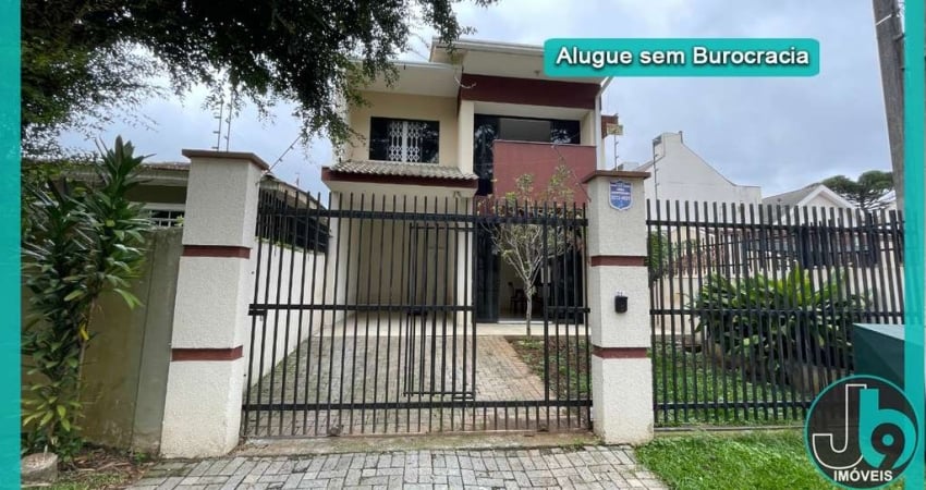 Excelente sobrado 139m² para locação no bairro Orleans com churrasqueira, dormitório com suíte e sacada e cozinha planejada.