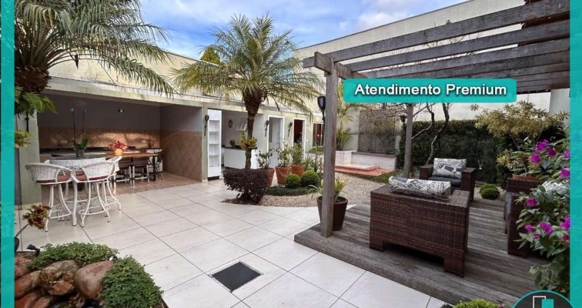 Casa à venda no Capão da Imbuia com 4 quartos 4 vagas de garagem área gourmet e jardim com deck e lago artificial com 400m² por R$1.270,000,00