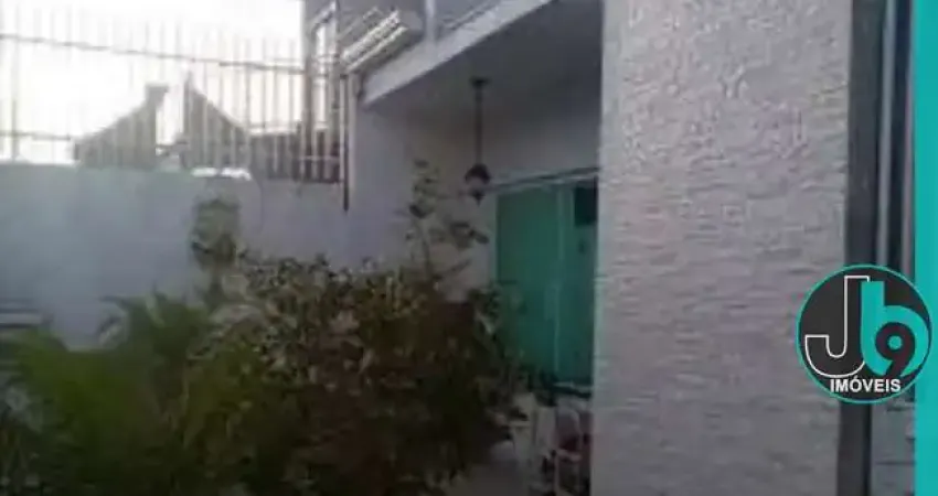 Casa à venda em curitiba, no bairro sítio cercado, com 4 quartos, suíte, 3 salas, 3 banheiros, 2 vagas e 320m² por r$1.700.000