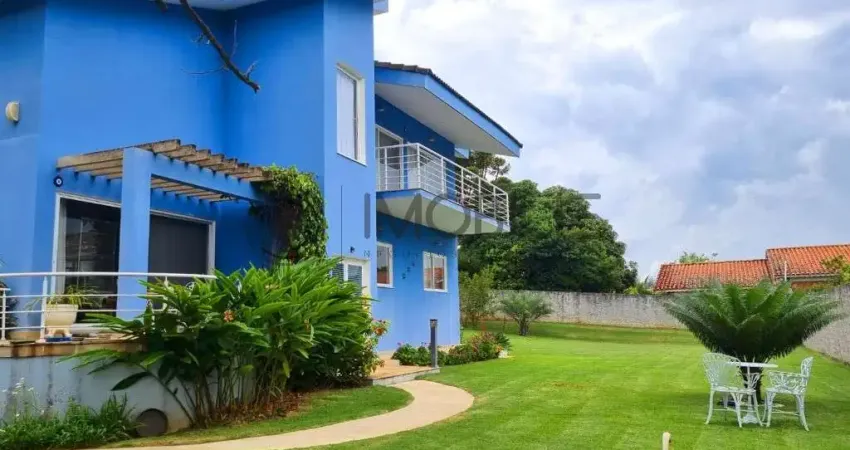 Casa de alto padrão no condomínio terras de itaici | 3 suítes, terraço panorâmico, área fitness e vista para o lago. sofisticação e conforto!