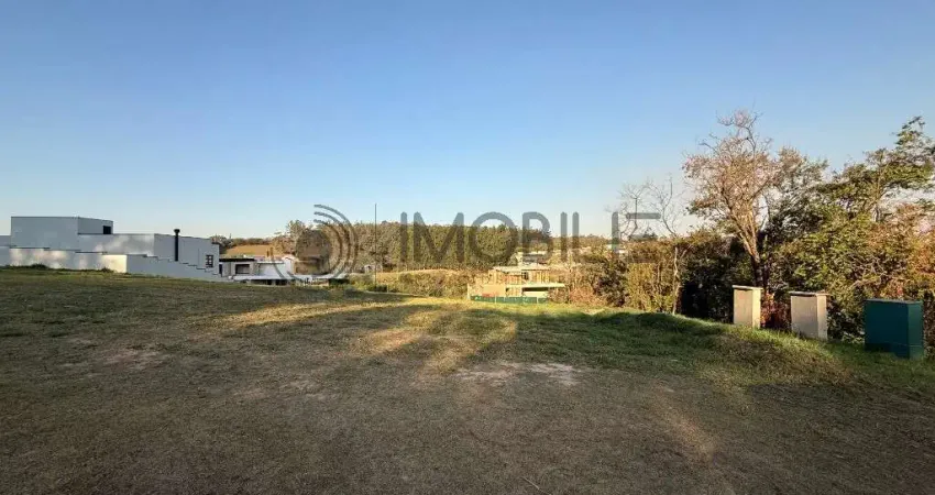 Terreno com metragem de 540 m² no condomínio parque villa dos pinheiros em indaiatuba.