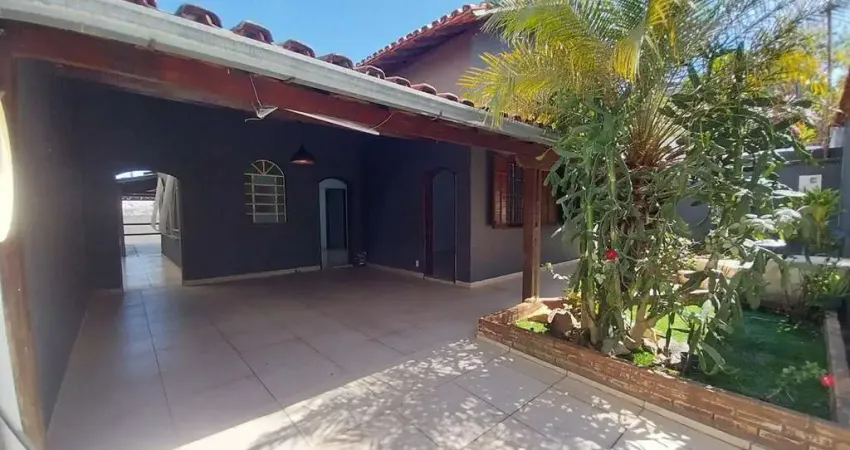 Casa com 3 quartos para alugar na Elisa, 61, Pirajá, Belo Horizonte