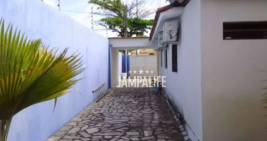 Casa com 3 dormitórios à venda, 200 m² por R$ 950.000,00 - Bancários - João Pessoa/PB