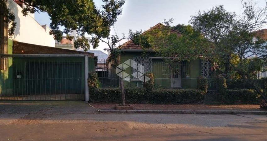 Casa com 3 quartos à venda na Rua Afonso Pena, 59, Azenha, Porto Alegre
