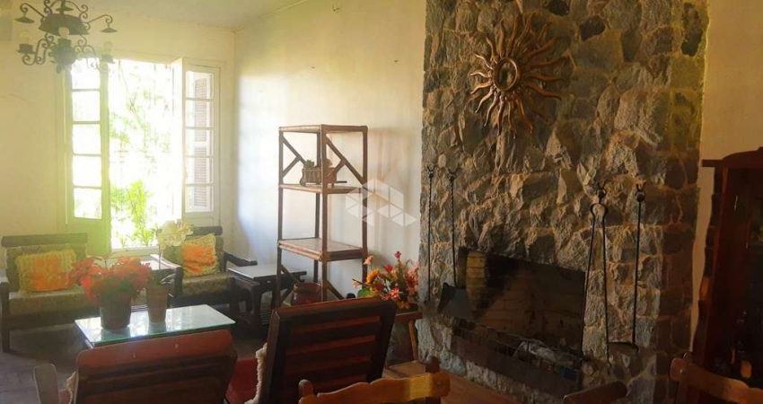 Casa com 3 quartos à venda na Rua Açores, 170, Tarumã, Viamão