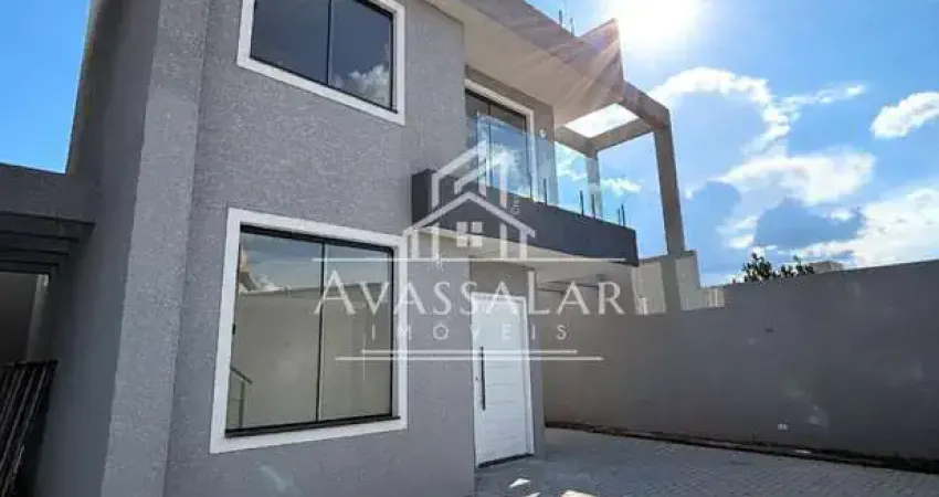 Sobrado com 3 dormitórios e terraço a venda, no bairro Pinheirinho, Curitiba -PR