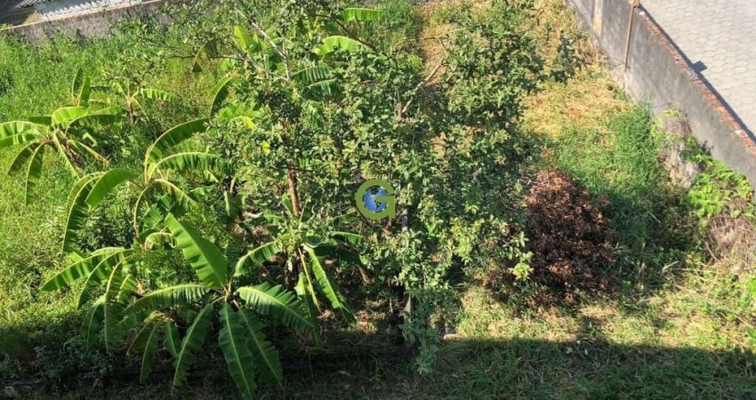 Terreno plano à venda em Forquilhinhas, São José com 350 m².