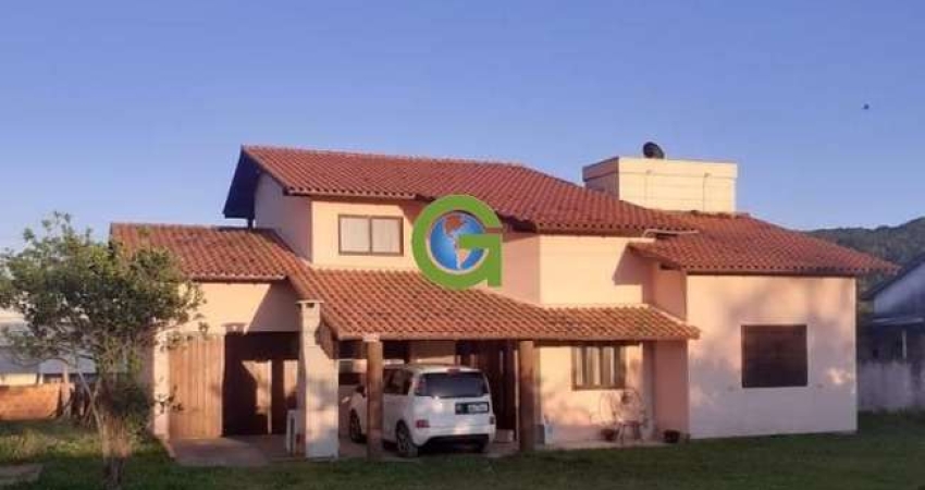Casa à venda no bairro Vila Nova em Imbituba com 130 m² de área privativa, 3 dor