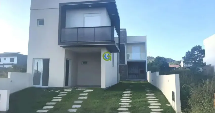 Ótimo Sobrado à venda, no Lot. Parques Garopaba, bairro Ambrósio, em Garopaba.