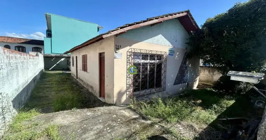 Casa a venda no bairro Fazenda Santo Antônio em São José. Com 95 m² de área priv