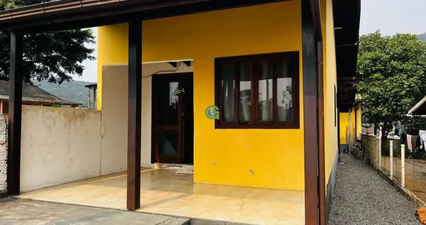 Casa com 2 Quartos e Ótima Localização a 500m da Praia – Gamboa, Garopaba