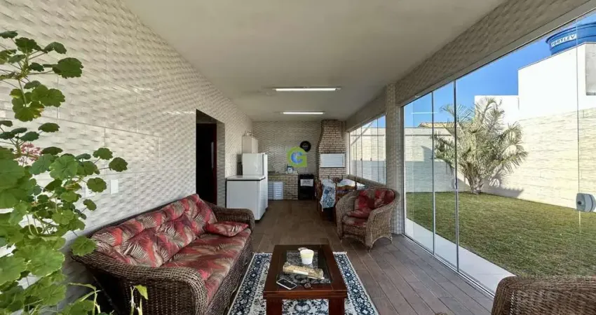Casa à 400m do mar com 5 dormitórios e espaço gourmet na Praia da Pinheira Palho