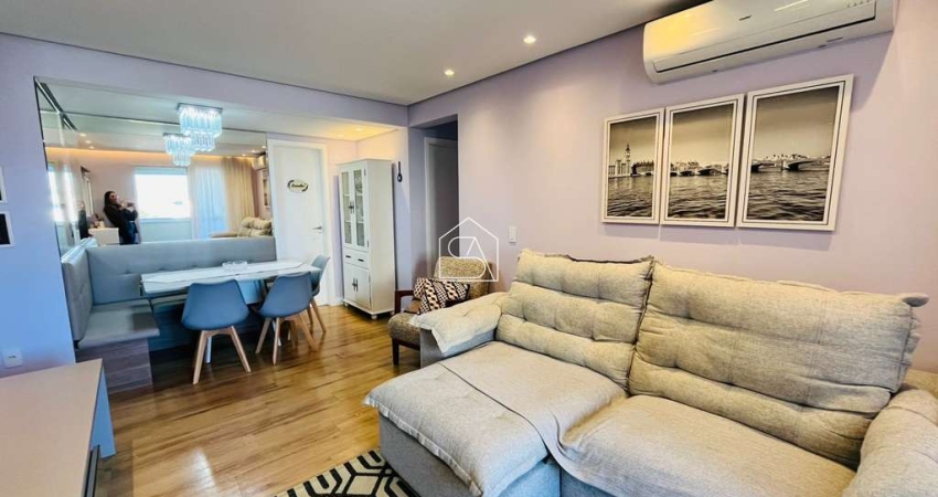 Apartamento 3 dormitórios 1 suíte - 2 vagas de garagem - 1 Hobby Box - Florianópolis - SC