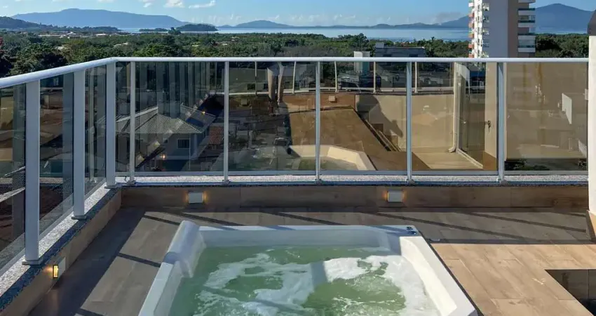 Belíssima cobertura vista mar exclusiva à venda no centro da Palhoça