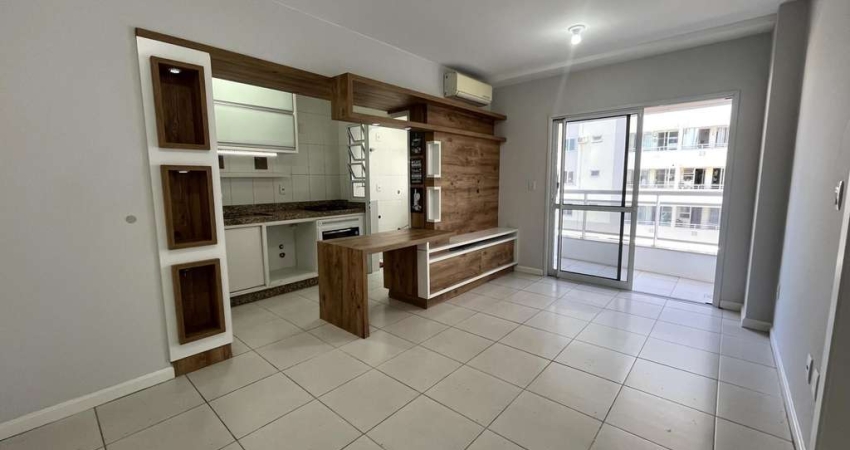 Apartamento 02 dormitórios sendo 01 suíte em Barreiros, São José/SC