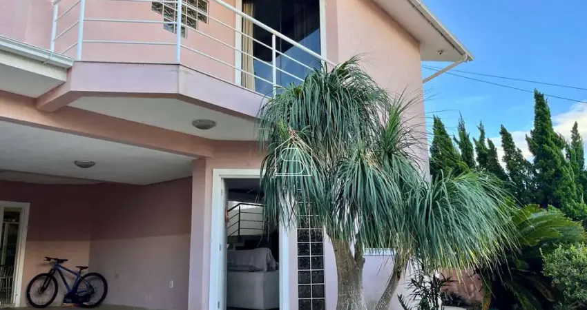 Casa de 3 dormitórios em Barreiros- São José