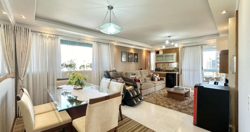 Apartamento com 4 dormitórios com suíte e 3 vagas de garagem em Campinas São José SC.