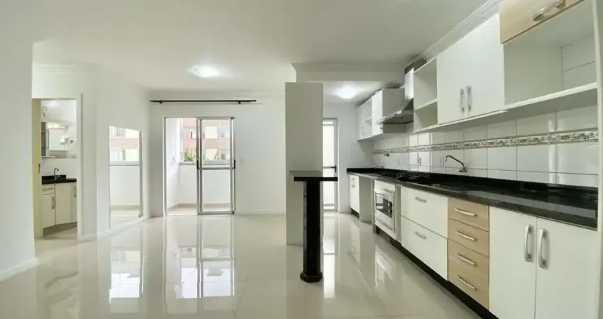 Apartamento à venda em condomínio clube em São José, SC