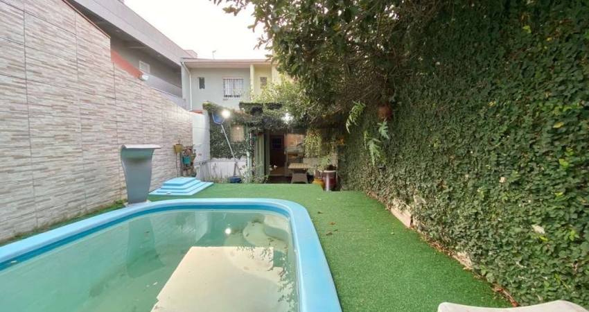 Sobrado com piscina á venda, de 2 dormitórios à venda no bairro Ipiranga;