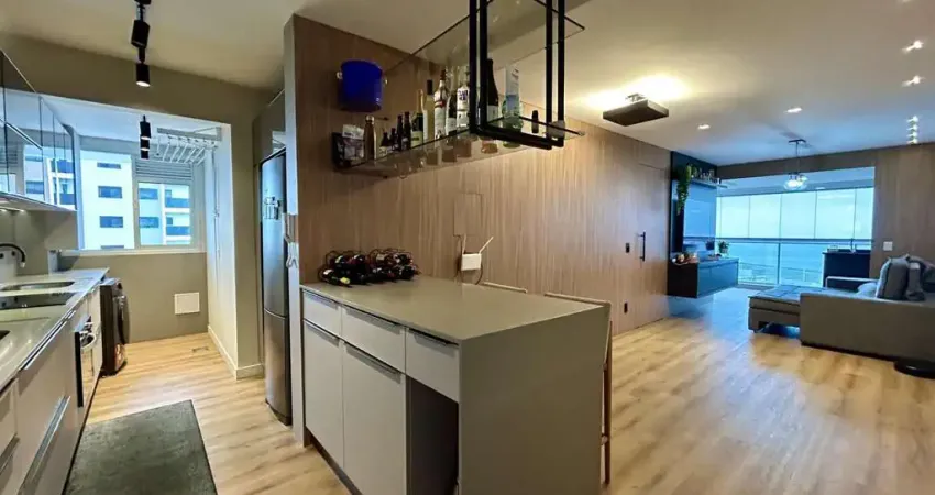 Apartamento  com 2 dormitórios  sendo 1 suíte com 2 vagas e com vista mar no Kobrasol-São José-SC