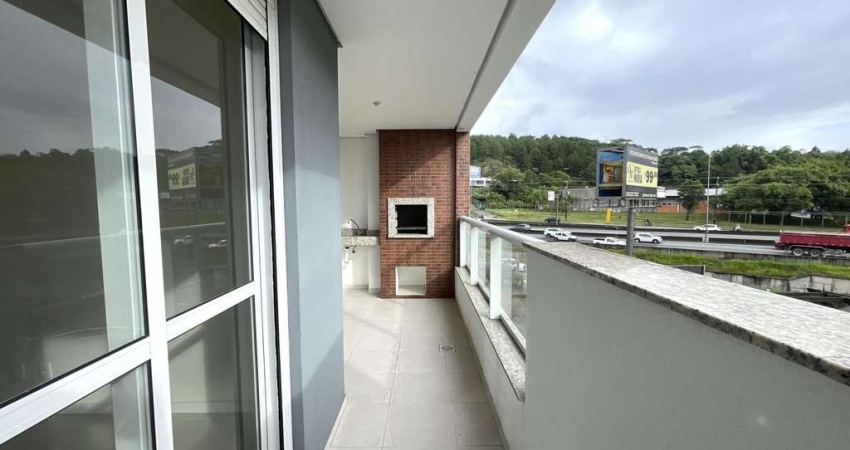 Apartamento á venda na Praia Comprida, São José/SC. Espaçoso e desocupado.