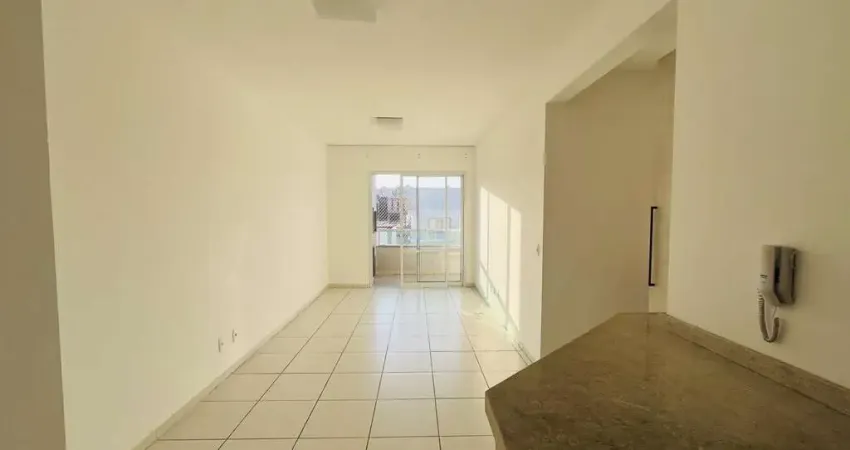 Apartamento à venda em Serraria, São José, SC.