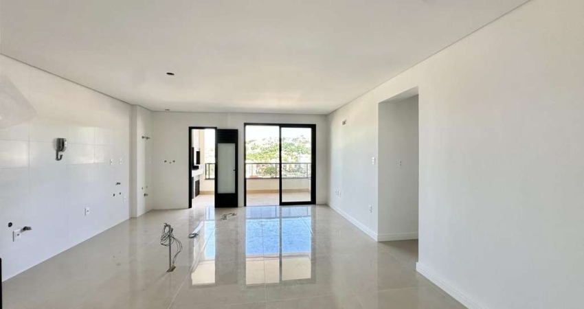 Amplo apartamento à venda no bairro Floresta em São José.
