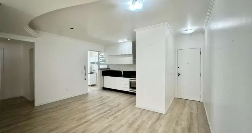 Apartamento à venda em Barreiros, a 140 metros da Leoberto Leal.