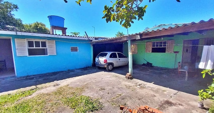 BAIXOU PARA VENDER!  Duas Casas no terreno - em Quintão - Rei do Peixe!