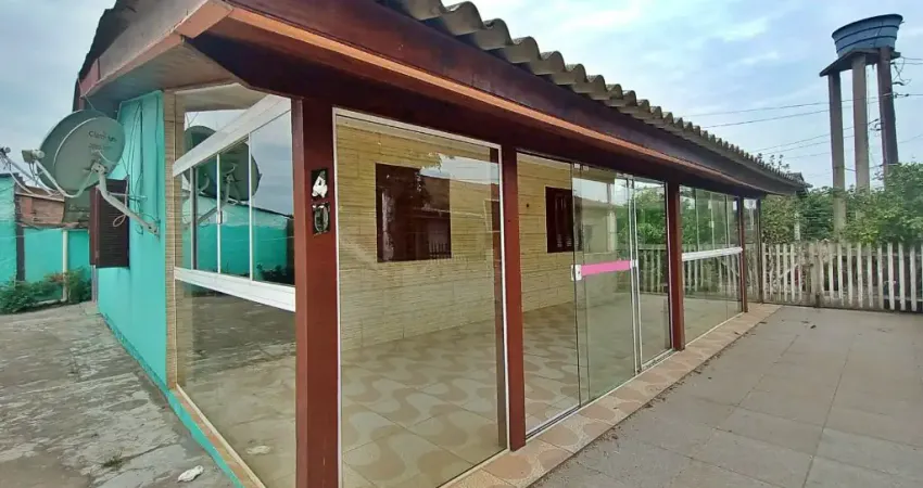 Linda e Ampla Casa Em Região De Moradores Anuais Próximo a Comércios
