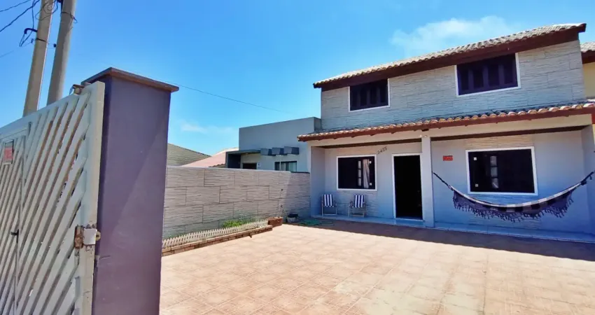 Apto para compra assistida r$225,000 sobrado alto padrão a menos de 50m do mar 7,5x25 - escriturada e averbada