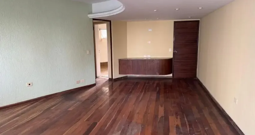 Apartamento Amplo com Vista para o Mar e 150m² de Conforto