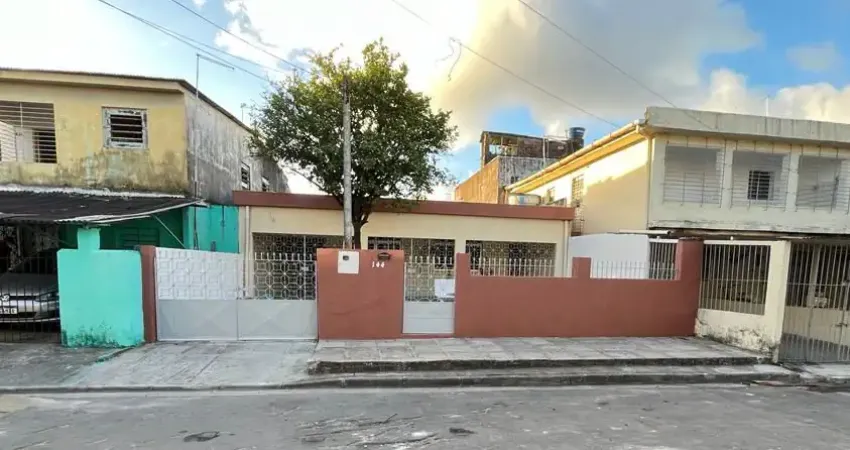 Ampla Casa com 3 Quartos (1 Suíte), 192m² e Estrutura para Primeiro Andar – Conforto e Potencial de Expansão!
