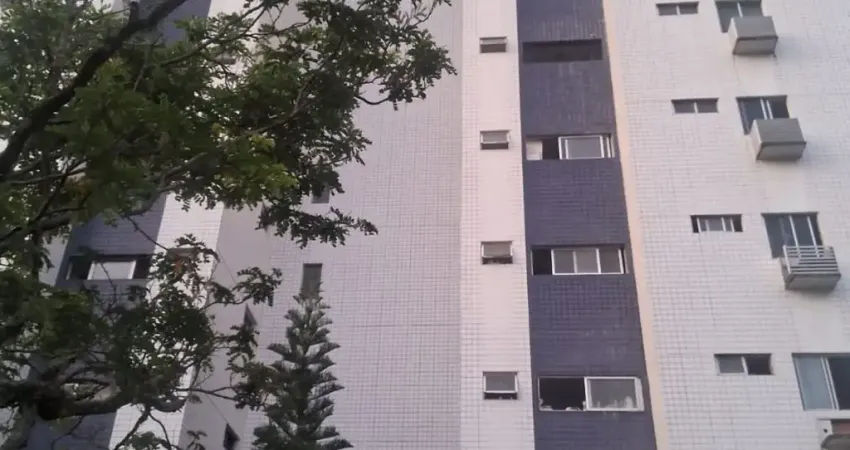 Apartamento à Venda na Torre – 2 Quartos, Excelente Localização