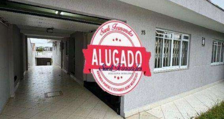 Casa com 3 dormitórios para alugar, 250 m² por R$ 4.868,75/mês - Uberaba - Curitiba/PR