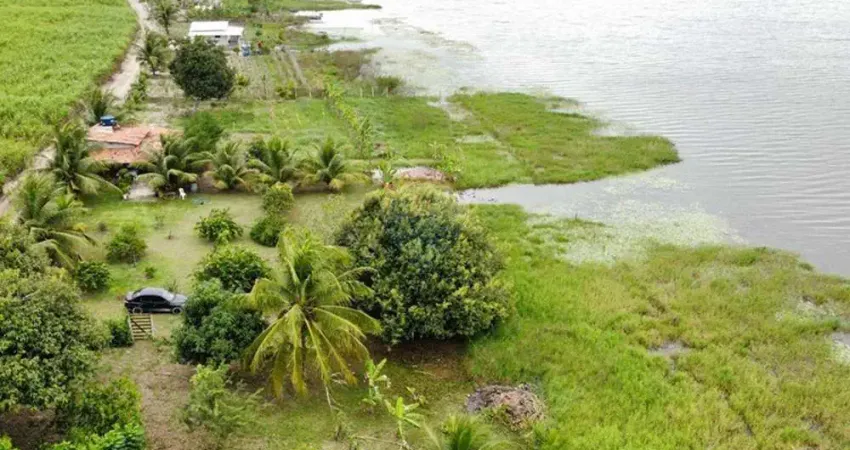 Rancho às margens da barragem – água o ano inteiro e natureza exuberante